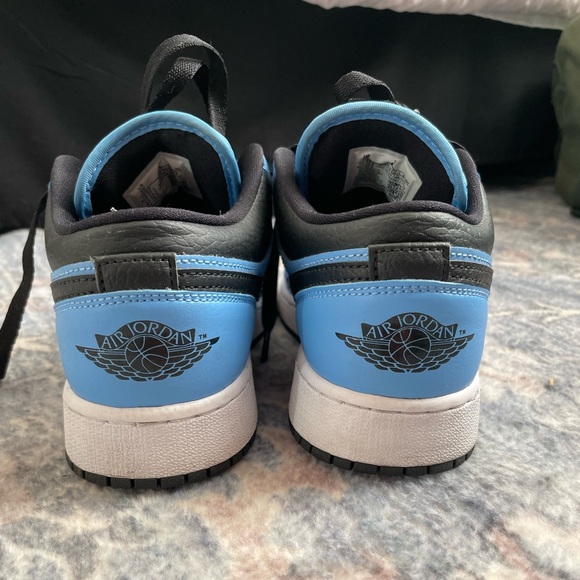 2021 Air Jordan 1 Low 'University Blue Black' - Picture 3 of 6